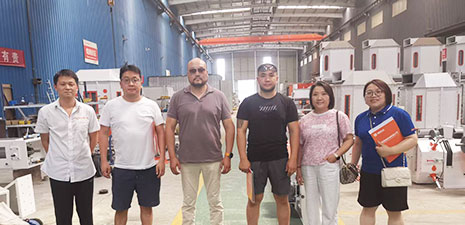 Mongolian customers visited our factory and purchased feed equipment again 