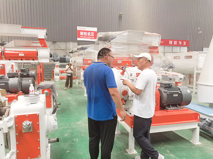 Customers from Inner Mongolia visited our factory